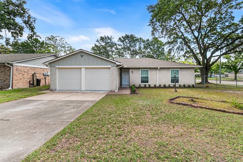 9002 Bunny Run Dr, Houston, TX, 77088-3606 | Card Image