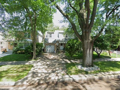 2814 W Balmoral Avenue, Chicago, IL, 60625 | Card Image