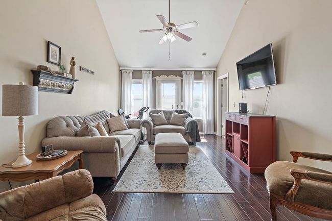 1071 Muna Ct, Townhouse with 3 bedrooms, 3 bathrooms and 3 parking in Spring Hill TN | Image 5