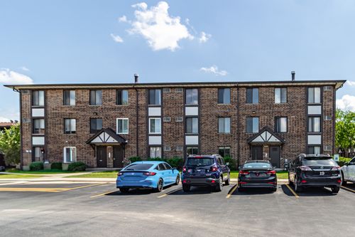 apt-2-1002 Centurion Ln, Vernon Hills, IL, 60061-1147 | Card Image