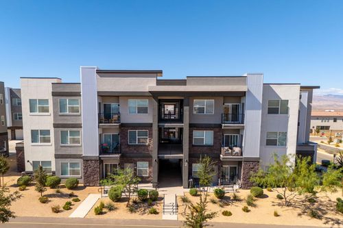 2-204-5801 S Garnet Dr, St George, UT, 84790-2377 | Card Image