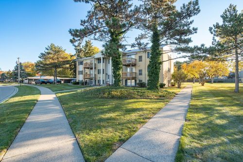 45290 Keding St, Utica, MI, 48317-6048 | Card Image