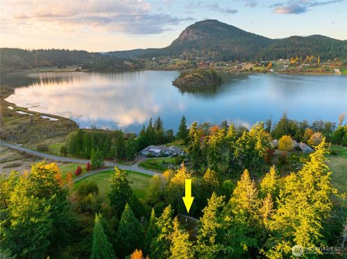 6058 S Campbell Lake Rd, Anacortes, WA, 98221-8483 | Card Image