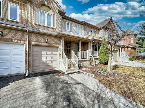 70 Bowler St, Aurora, ON, L4G7J6 | Card Image