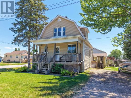 23 George St, North Bay, ON, P1A1C2 | Card Image