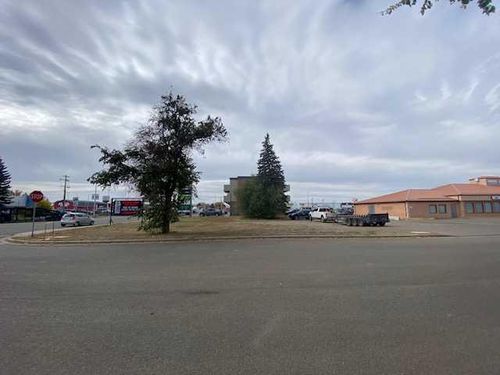 603 1 St W, Brooks, AB, T1R0N3 | Card Image