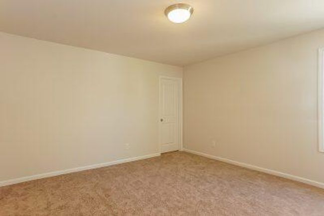 009-photo-bedroom-11006490 | Image 7