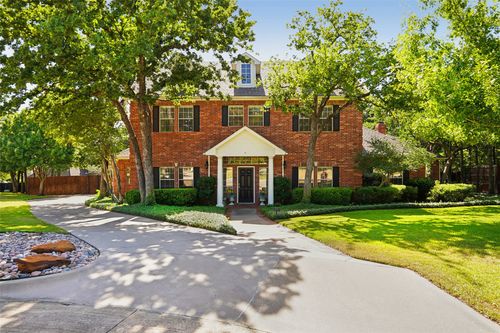 27 Oak Forrest Cir, Denton, TX, 76210-5549 | Card Image