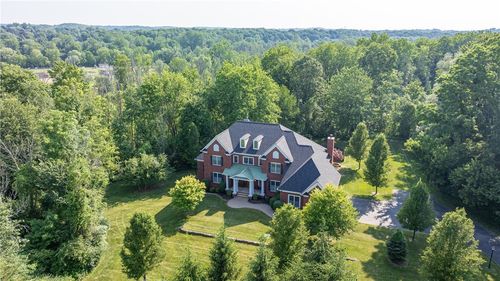 43 Lyndon Rd, Fairport, NY, 14450-9746 | Card Image