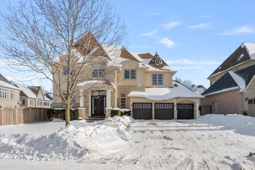 45 Carisbrooke Cir, Aurora, ON, L4G0K4 | Card Image