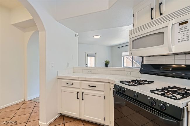 UNIT-112 - 900 Heavenly Hills Ct, Condo with 2 bedrooms, 2 bathrooms and null parking in Las Vegas NV | Image 14