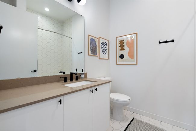 Secondary Bathroom | Image 23