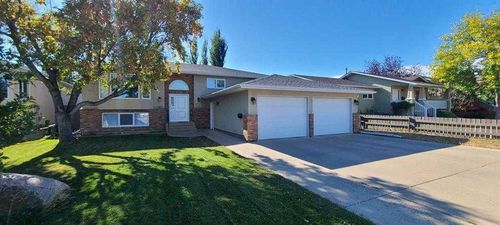 337 Ojibwa Pl W, Lethbridge, AB, T1K5K7 | Card Image