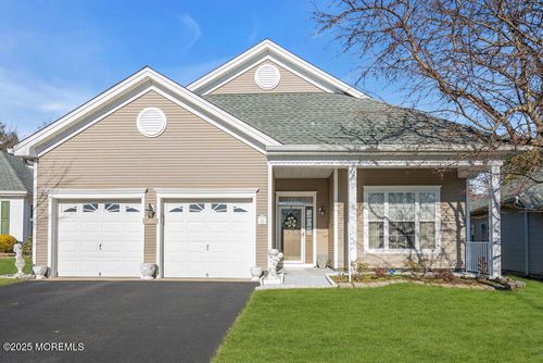 26 Gardenways Ct, Lakewood, NJ, 08701-7504 | Card Image