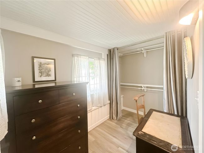 Master Walk In Closet | Image 10