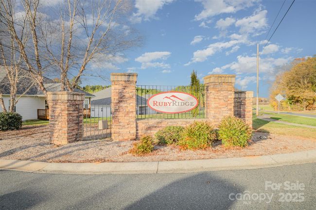 Subdivision Entrance. | Image 37