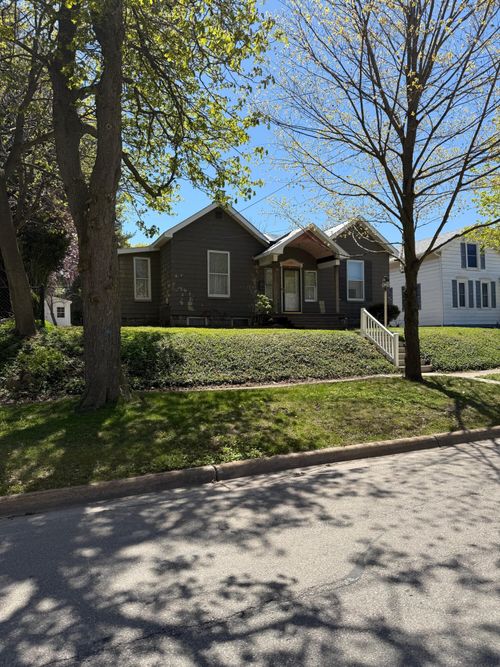 479 4th St, Manistee, MI, 49660-1664 | Card Image