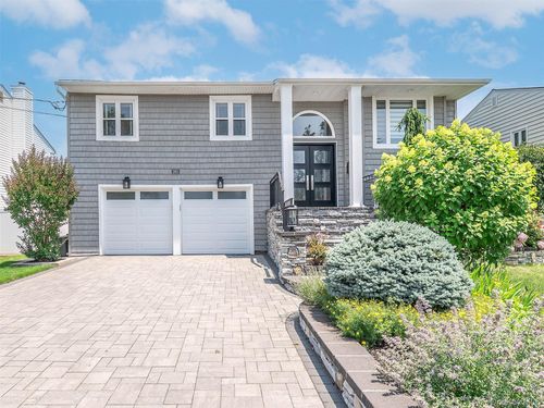 2923 Len Dr, Bellmore, NY, 11710-5205 | Card Image