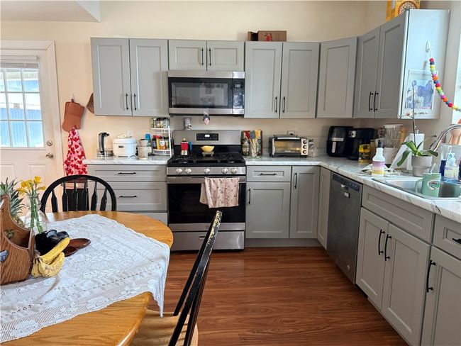 Kitchen South Front | Image 5