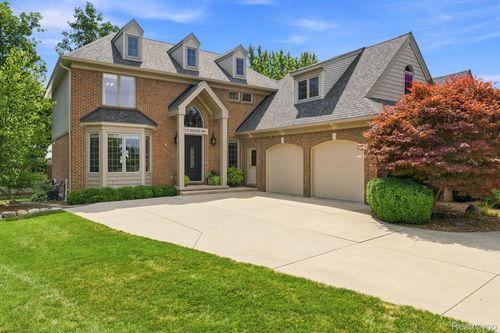 2253 Renee Dr, Saint Clair, MI, 48079-3590 | Card Image