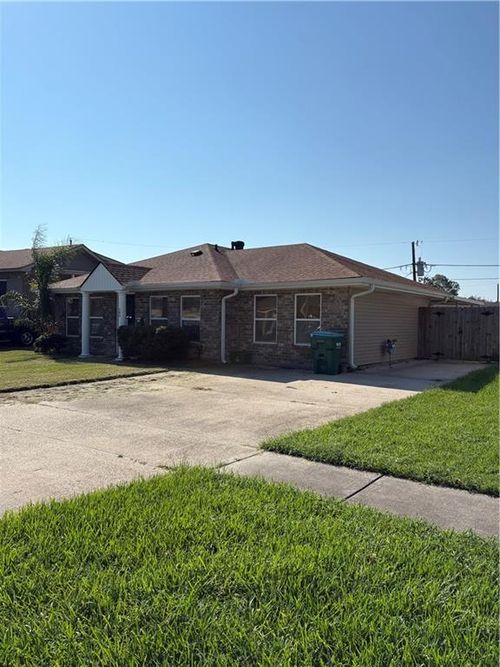 105 Incarnate Word Dr, Kenner, LA, 70065-4063 | Card Image