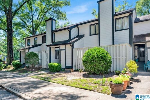 3821 Windhover Cir, VESTAVIA HILLS, AL, 35216-5465 | Card Image