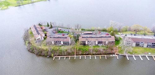 550 Cliffs Dr, Ypsilanti, MI, 48198-7340 | Card Image