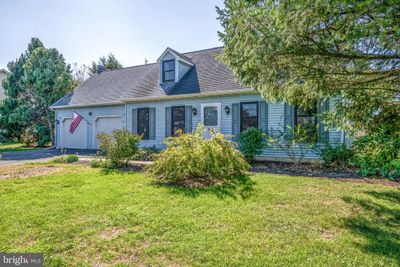 728 Newport Avenue, House other with 3 bedrooms, 2 bathrooms and null parking in GAP PA | Image 3