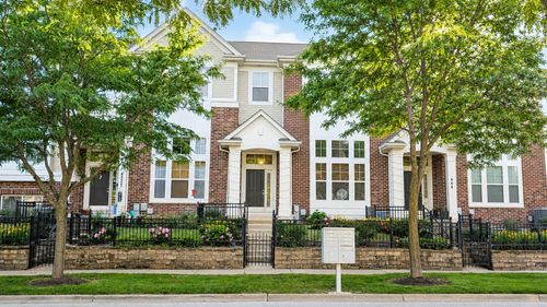 438-438 Grosvenor Ln, Aurora, IL, 60504-4412 | Card Image