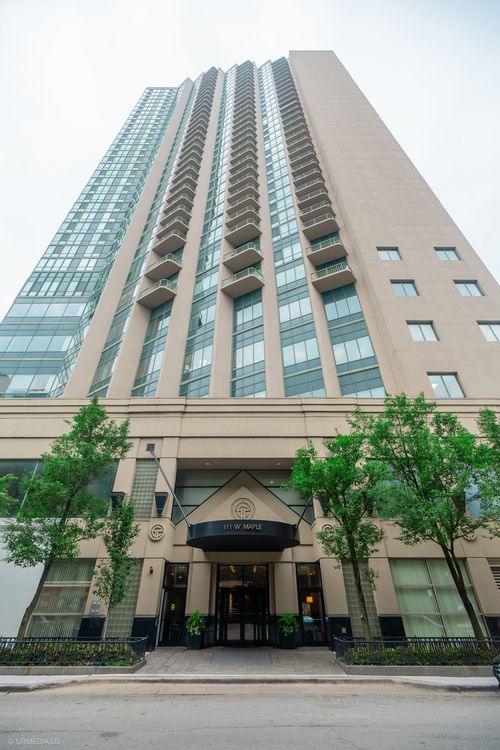 apt-1401-111 W Maple St, Chicago, IL, 60610-5446 | Card Image
