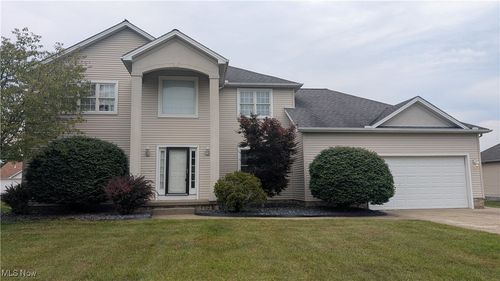 828 Mayfield Dr, Youngstown, OH, 44512-6460 | Card Image