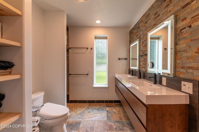 Primary ensuite | Image 13