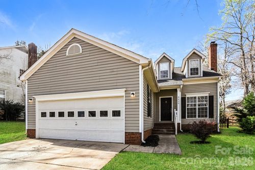 8425 Woodford Bridge Dr, Charlotte, NC, 28216-9679 | Card Image