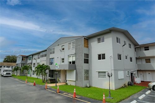 315-120 Royal Palm Rd, Hialeah Gardens, FL, 33016-4651 | Card Image