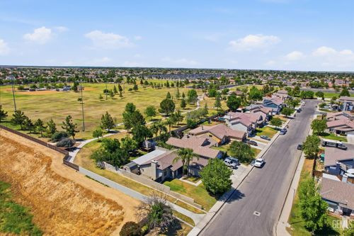 4601 Grazing Ave, Bakersfield, CA, 93312-5148 | Card Image