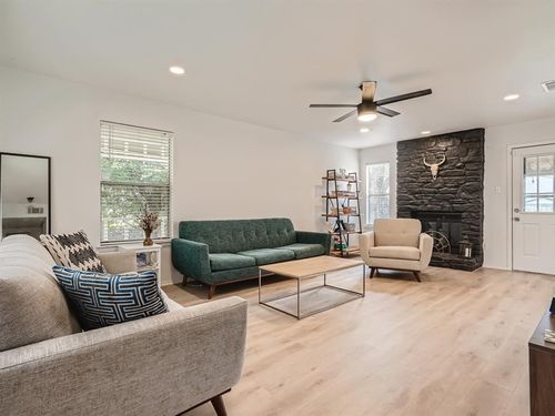 7701 Copano Dr, Austin, TX, 78749-3810 | Card Image