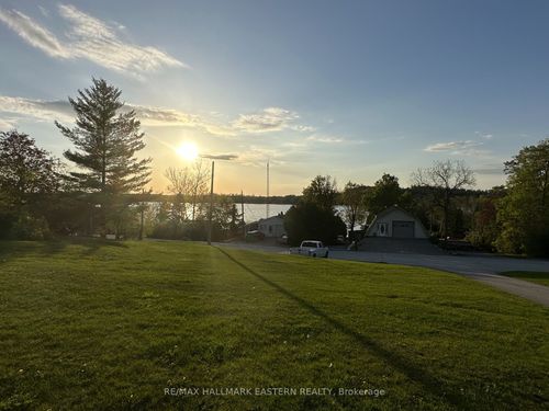 105 Maryland Dr, Smith-Ennismore-Lakefield, ON, K9J6X3 | Card Image