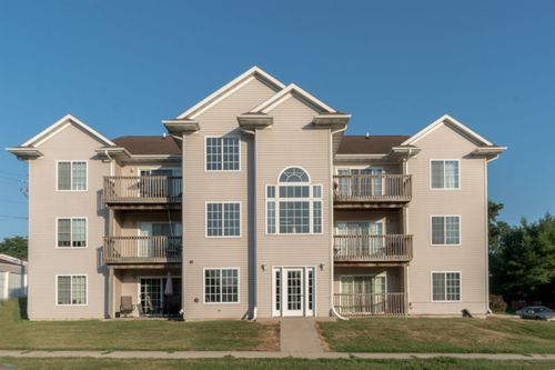 619-611-619 Johnson St, Waterloo, IA, 50702-2207 | Card Image
