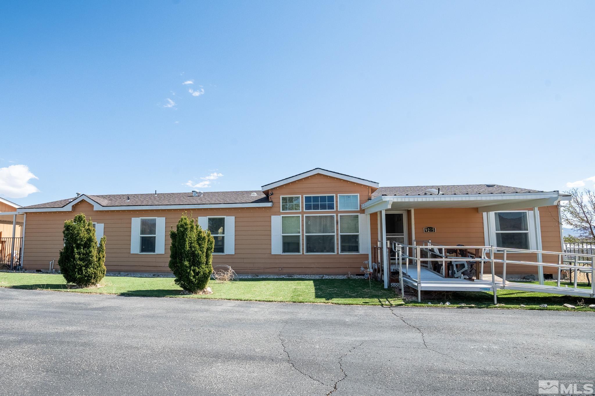 Hopi Trl, Silver Springs, NV 89429