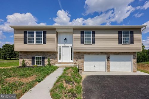 6030 Deborah Dr, SPRING GROVE, PA, 17362-9203 | Card Image