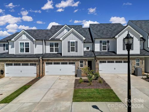 1816 Teachers House Rd Nw, Concord, NC, 28027-9812 | Card Image