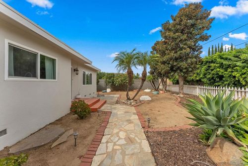 665 Foy Ln, Escondido, CA, 92025-6414 | Card Image