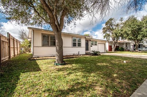 4021 Barnes St, Corpus Christi, TX, 78411-3503 | Card Image