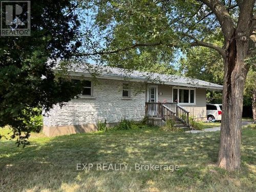 655 Gardenvale Rd, Ottawa, ON, K1K1E3 | Card Image