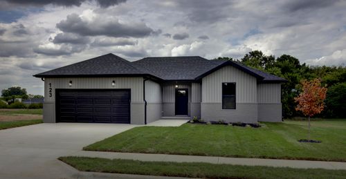 123 E Teakwood Ave, Clever, MO, 65631-4206 | Card Image