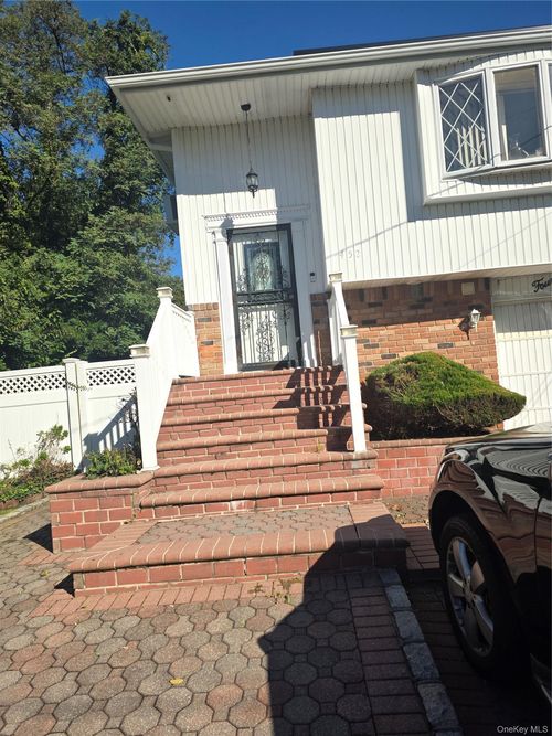 452 Jefferson Street, Oyster Bay, NY, 11758 | Card Image