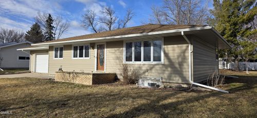 1305 Chautauqua Blvd, Valley City, ND, 58072-2332 | Card Image