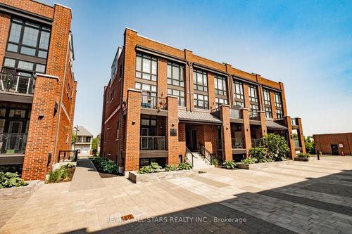 218-1 Whitaker Way, Stouffville, ON, L4A4T4 | Card Image