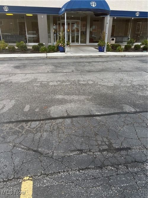 apt-1203-12520 Edgewater Dr, Lakewood, OH, 44107-1637 | Card Image