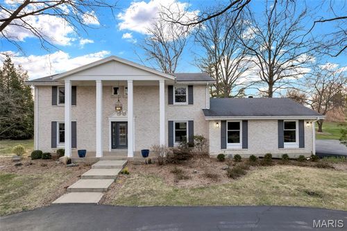 78 Meadowbrook Country Club Est, Ballwin, MO, 63011-1697 | Card Image